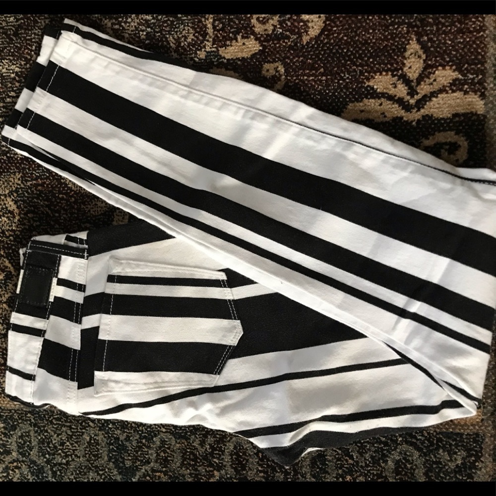 COPY - Guess Brittany Legging Fit Jeans